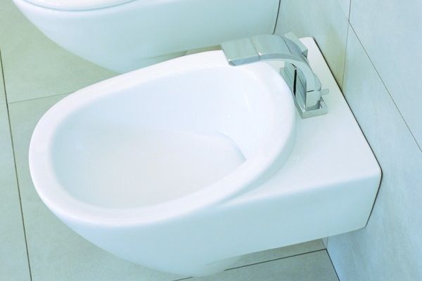 IO22WE - Wand Bidet Serie IO in weiss IO22WE - Wand Bidet Serie IO in weiss