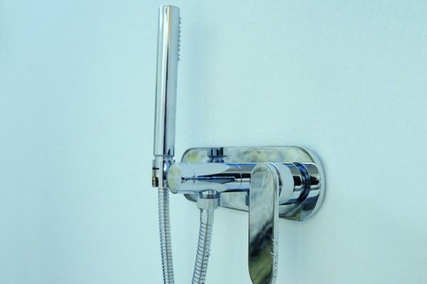 112081 · Serie ONE Einhand- Brausemischer mit Umstellung und Handbrause, kpl. mit UP-Teilen, CHROM 112081 · Serie ONE Einhand- Brausemischer mit Umstellung und Handbrause, kpl. mit UP-Teilen, CHROM